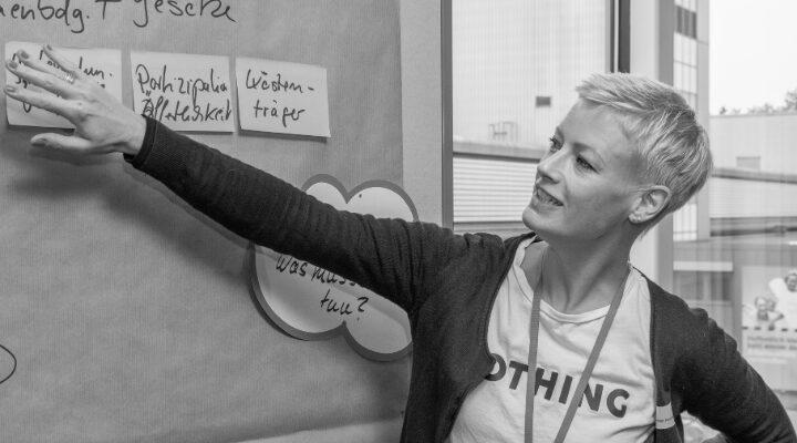 Einzelcoaching mit Flipchart.